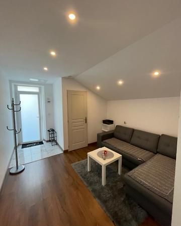 Studio Privee Vesoul -Wifi,Tv,Clim,Parking Gratuit Екстериор снимка