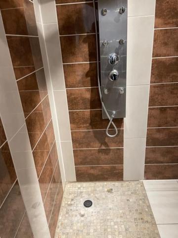 Studio Privee Vesoul -Wifi,Tv,Clim,Parking Gratuit Екстериор снимка